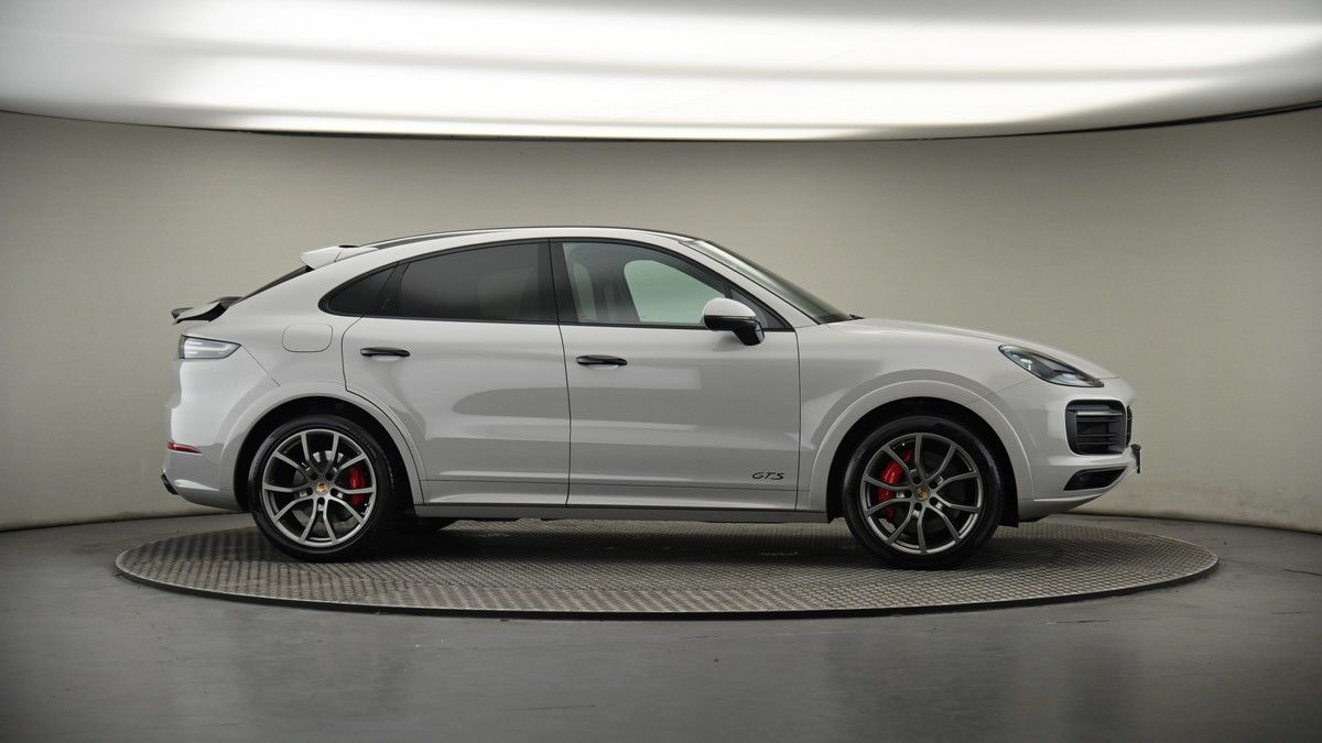 More views of Porsche Cayenne