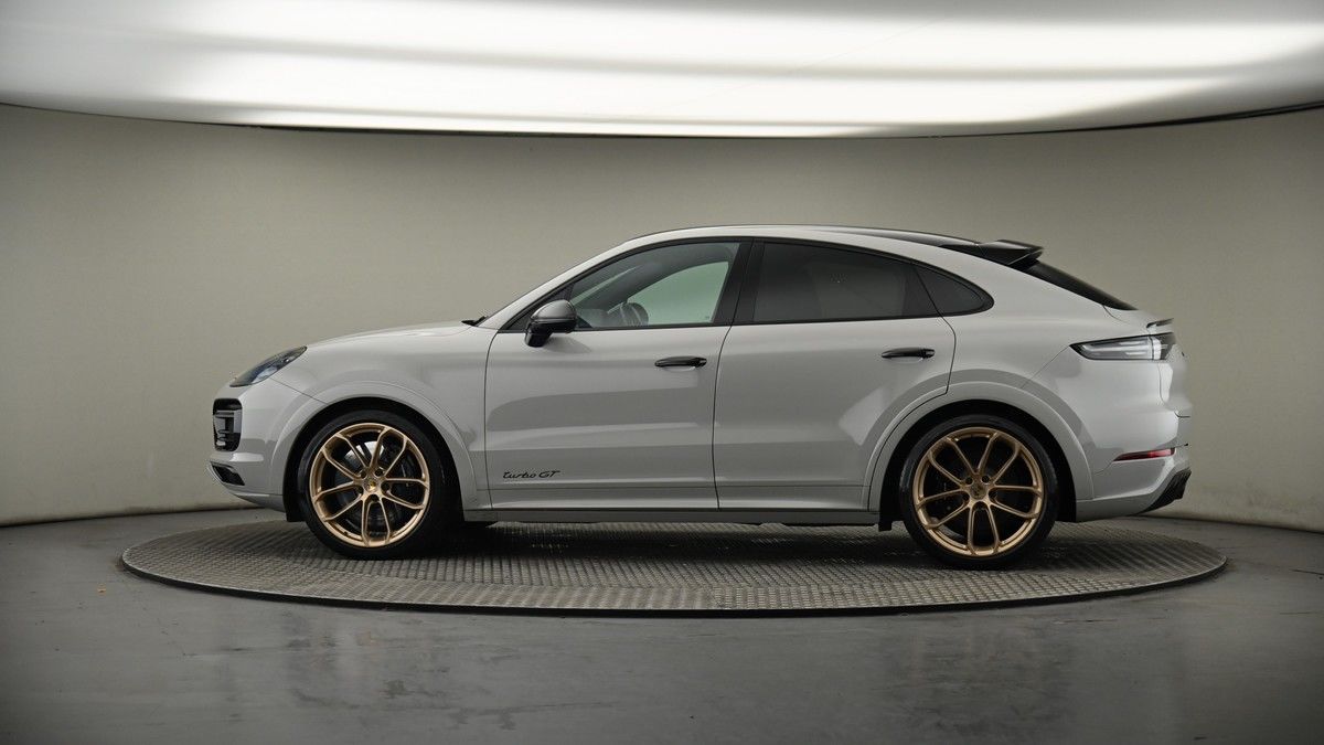 More views of Porsche Cayenne