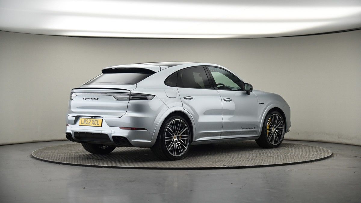 Porsche Cayenne Image 7