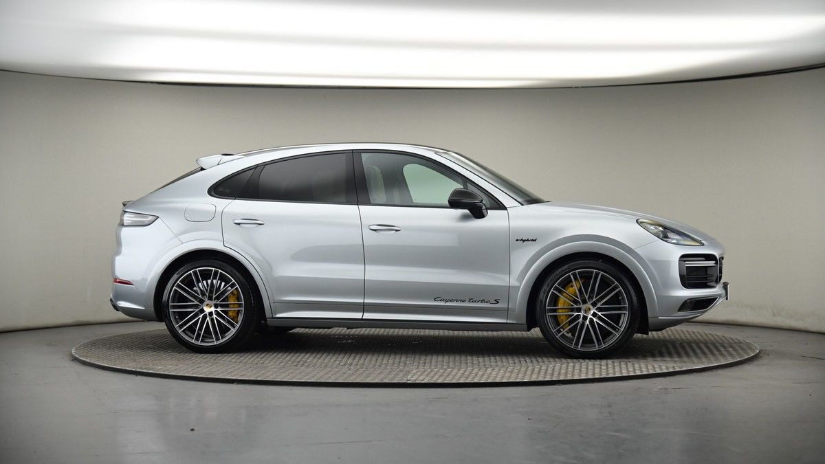 More views of Porsche Cayenne