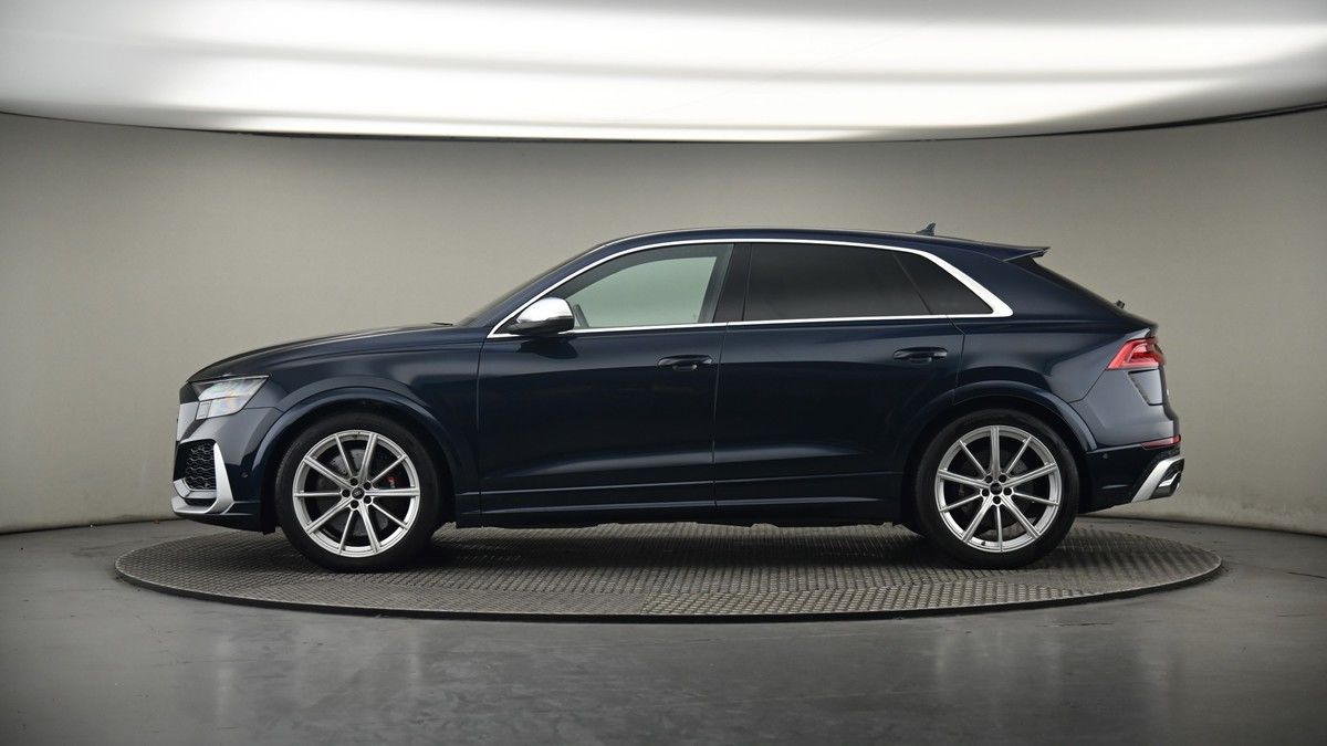 Audi RSQ8 Image 19