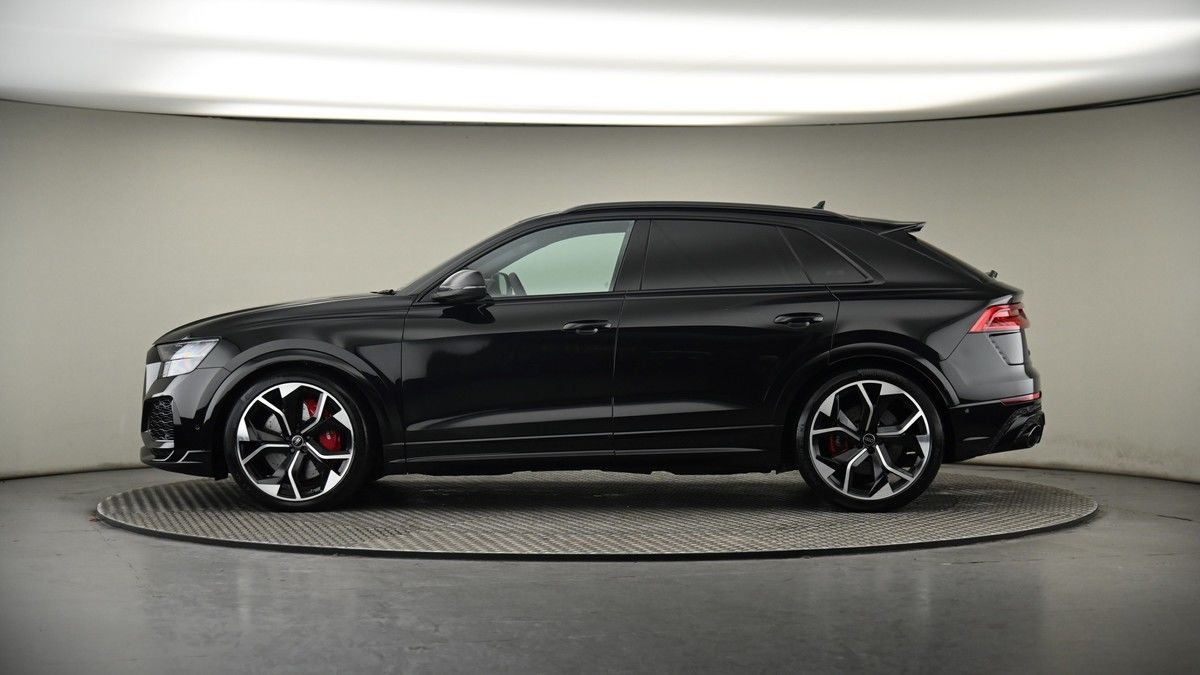 Audi RSQ8 Image 19