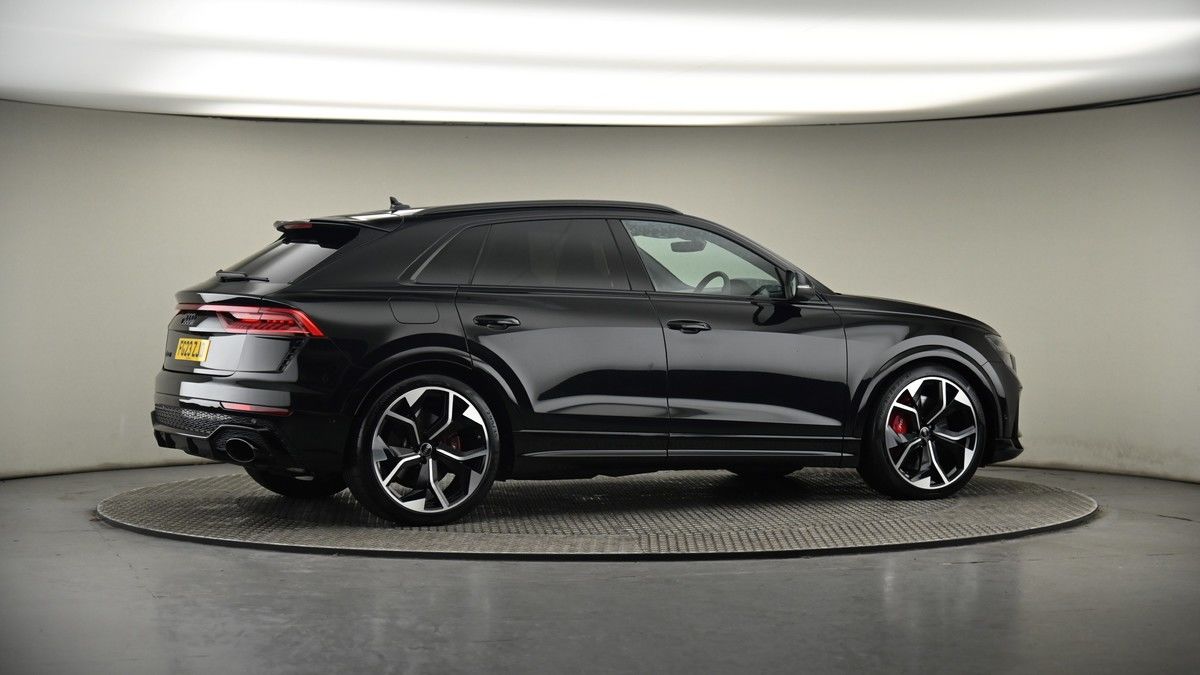 More views of Audi RSQ8