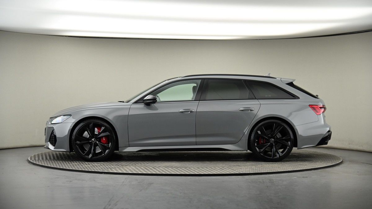 Audi RS6 Avant Image 19