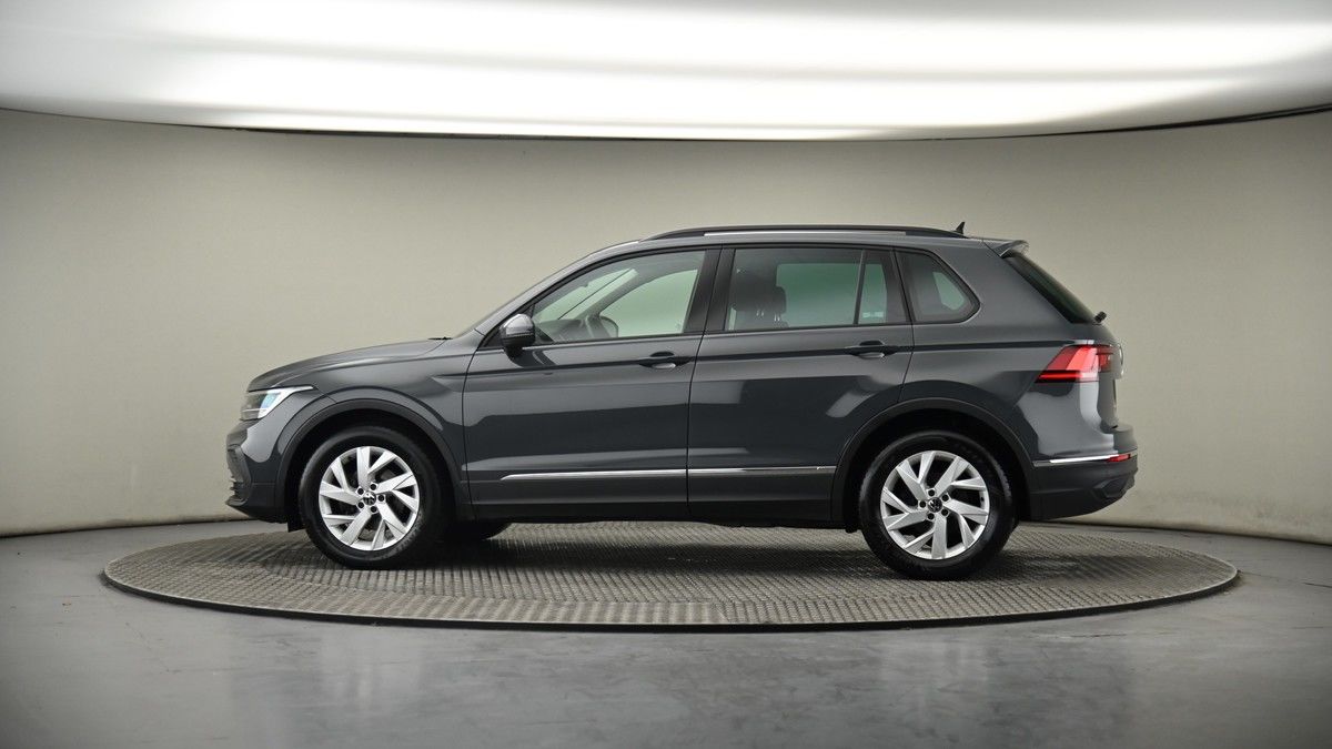 More views of Volkswagen Tiguan