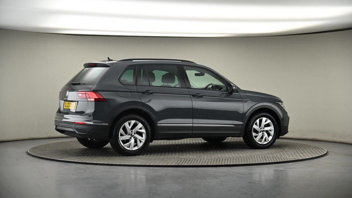 More views of Volkswagen Tiguan