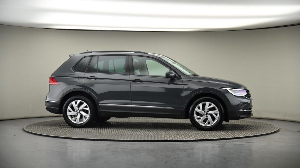 More views of Volkswagen Tiguan