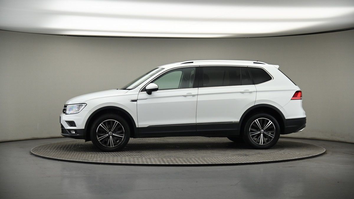 More views of Volkswagen Tiguan Allspace