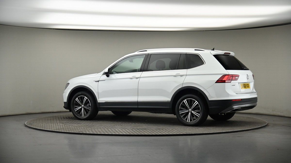 More views of Volkswagen Tiguan Allspace