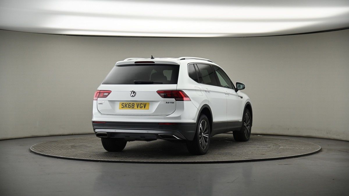 More views of Volkswagen Tiguan Allspace