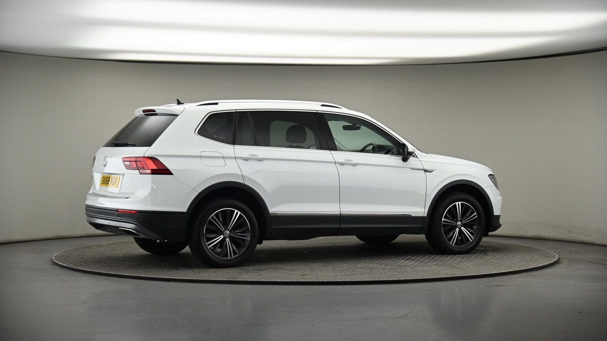 More views of Volkswagen Tiguan Allspace