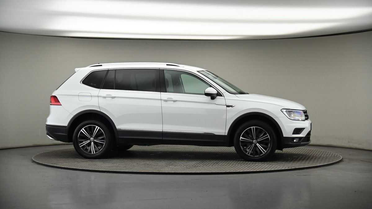 More views of Volkswagen Tiguan Allspace