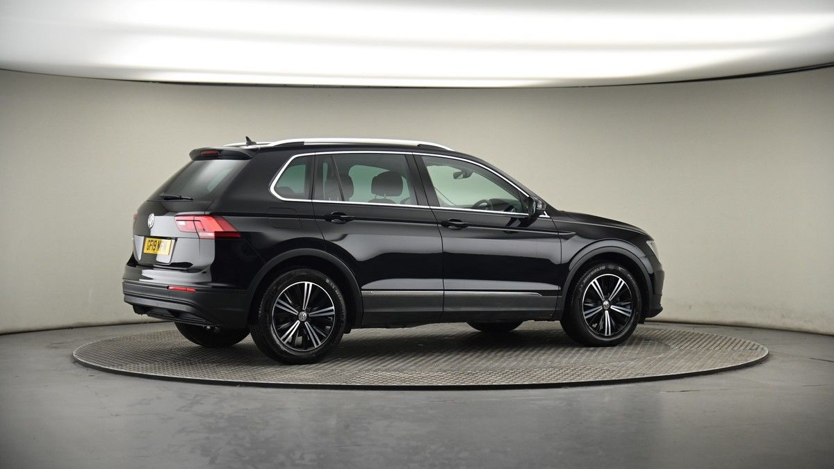 More views of Volkswagen Tiguan