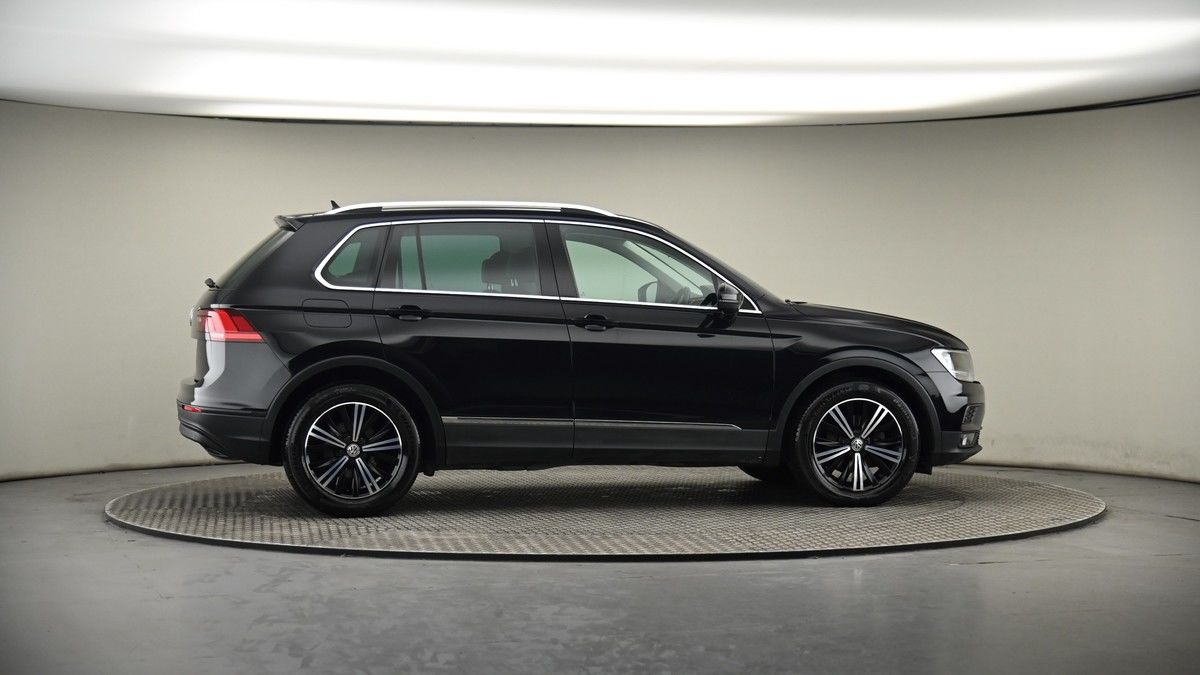 More views of Volkswagen Tiguan