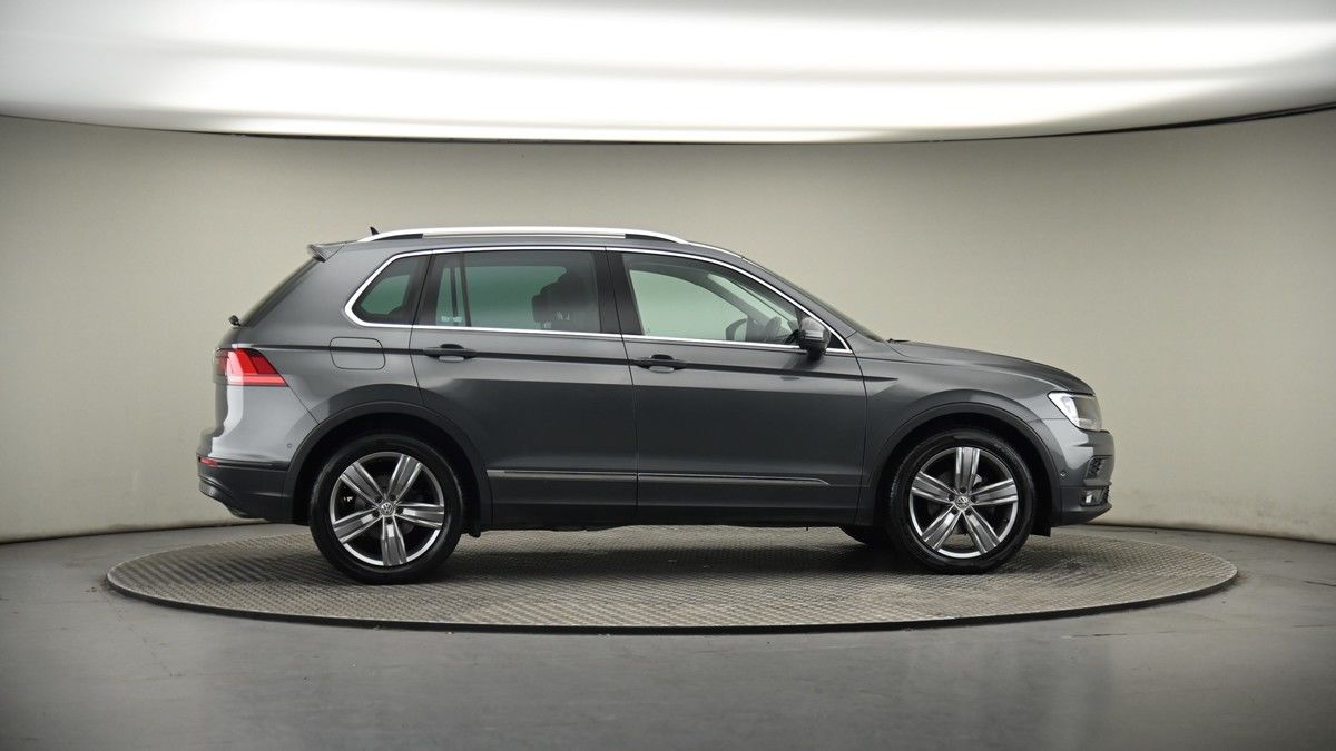 More views of Volkswagen Tiguan