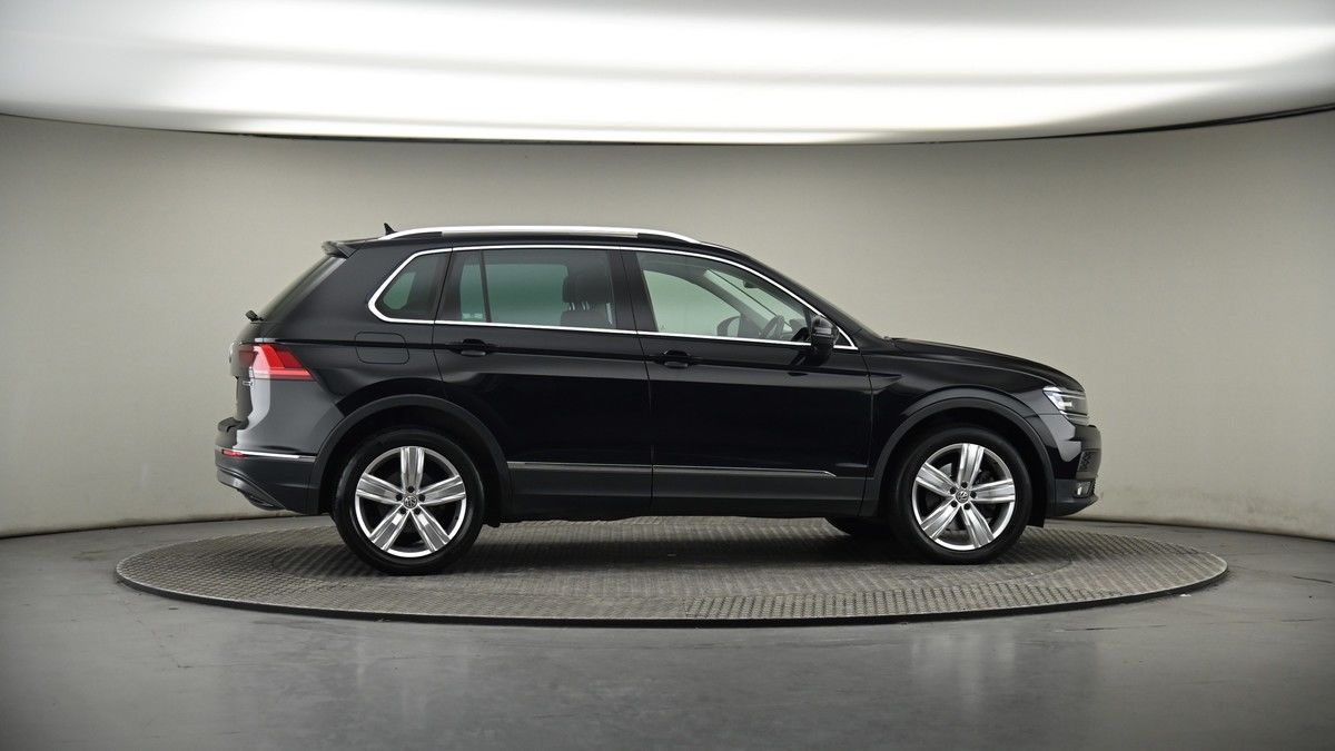 More views of Volkswagen Tiguan