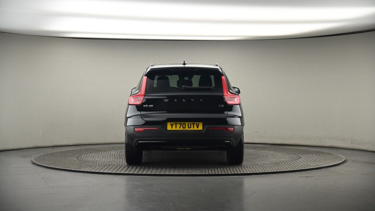 Volvo XC40 Image 17