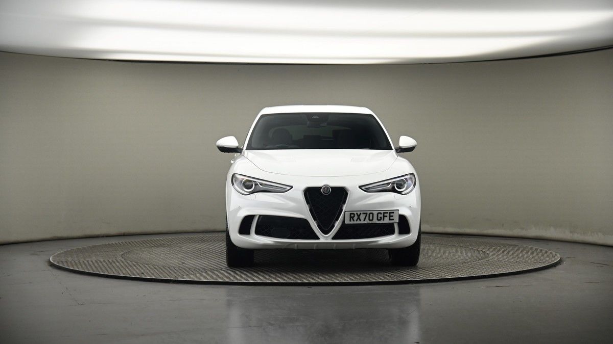 Alfa Romeo Stelvio Image 18