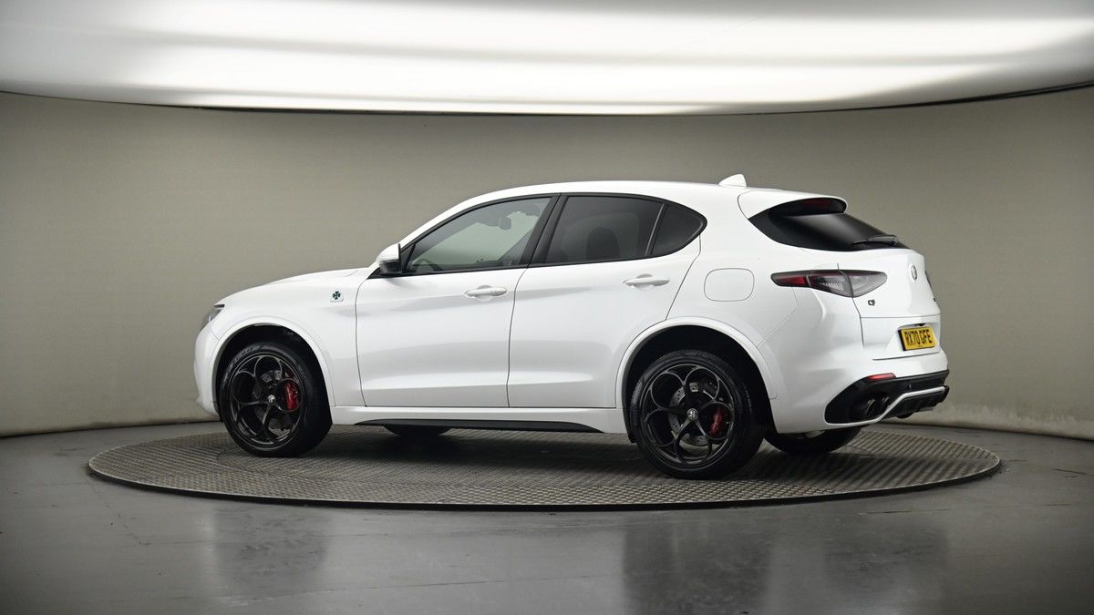 More views of Alfa Romeo Stelvio