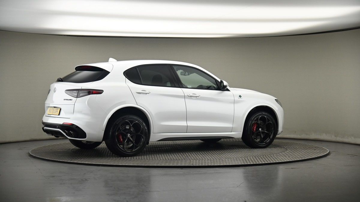 More views of Alfa Romeo Stelvio