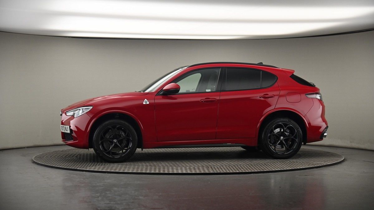 More views of Alfa Romeo Stelvio