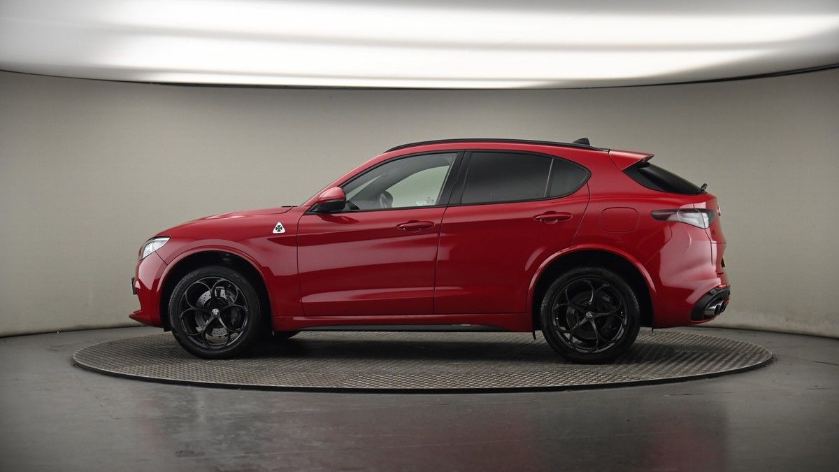 More views of Alfa Romeo Stelvio