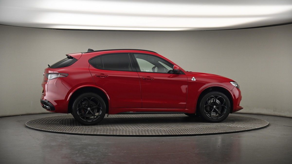 More views of Alfa Romeo Stelvio