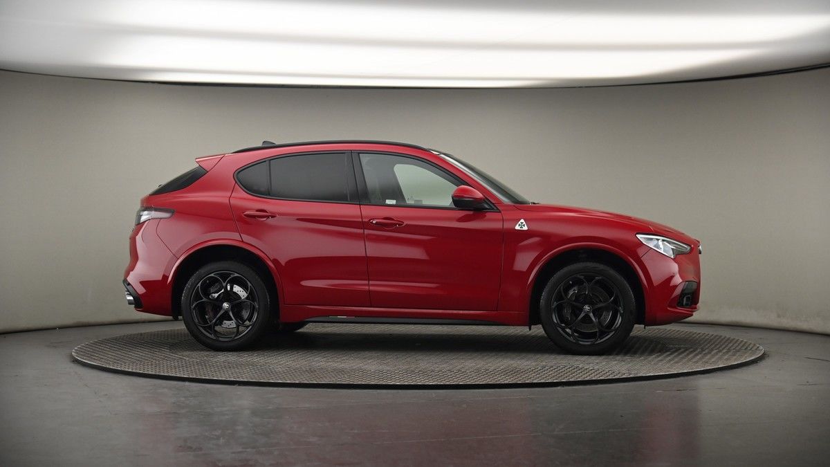 More views of Alfa Romeo Stelvio