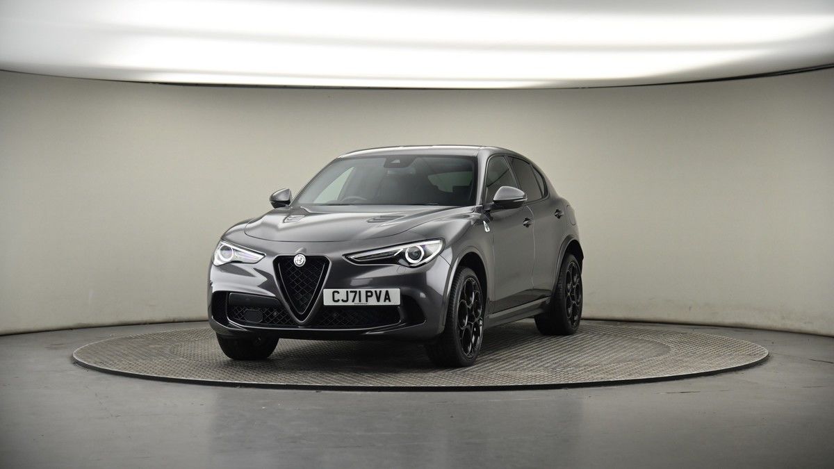 More views of Alfa Romeo Stelvio