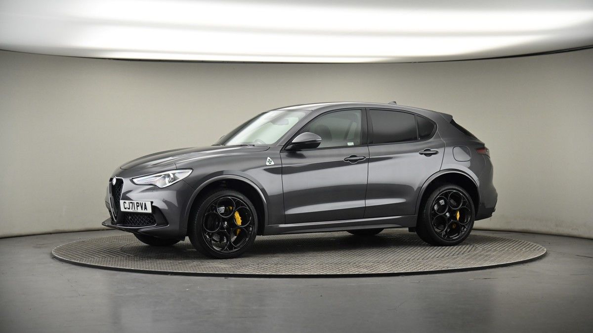 More views of Alfa Romeo Stelvio