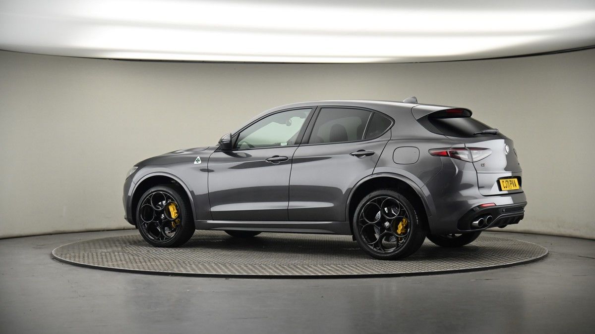 More views of Alfa Romeo Stelvio