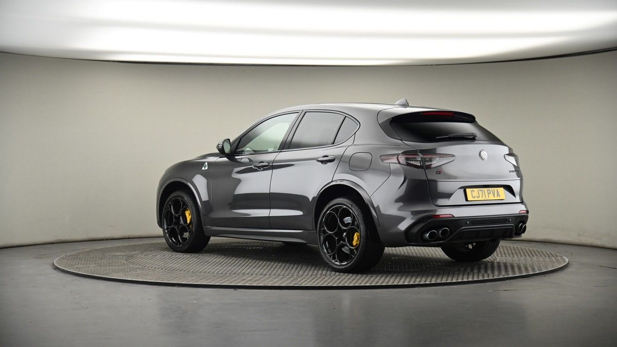 More views of Alfa Romeo Stelvio