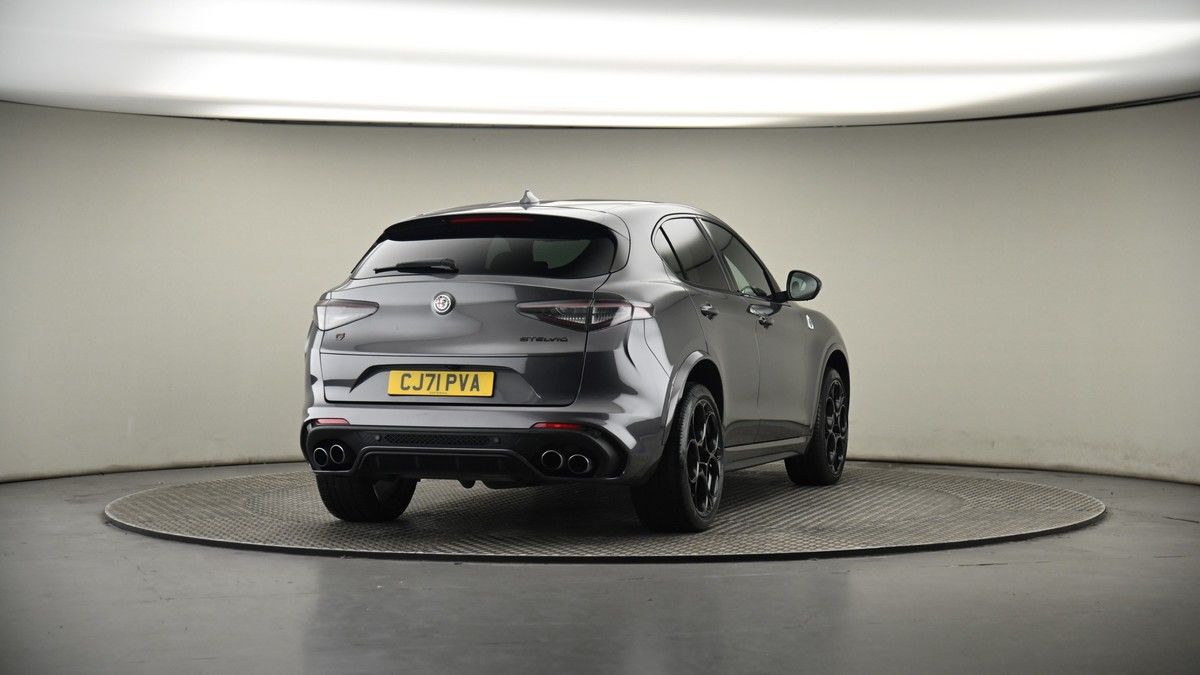 More views of Alfa Romeo Stelvio