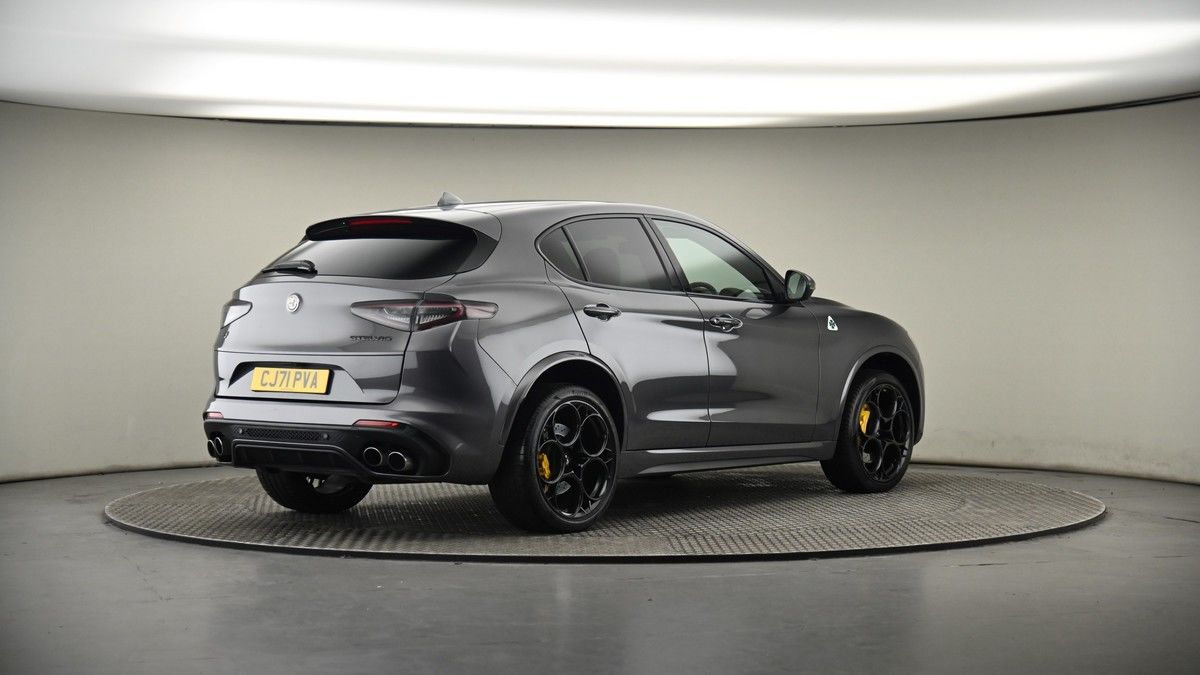 More views of Alfa Romeo Stelvio