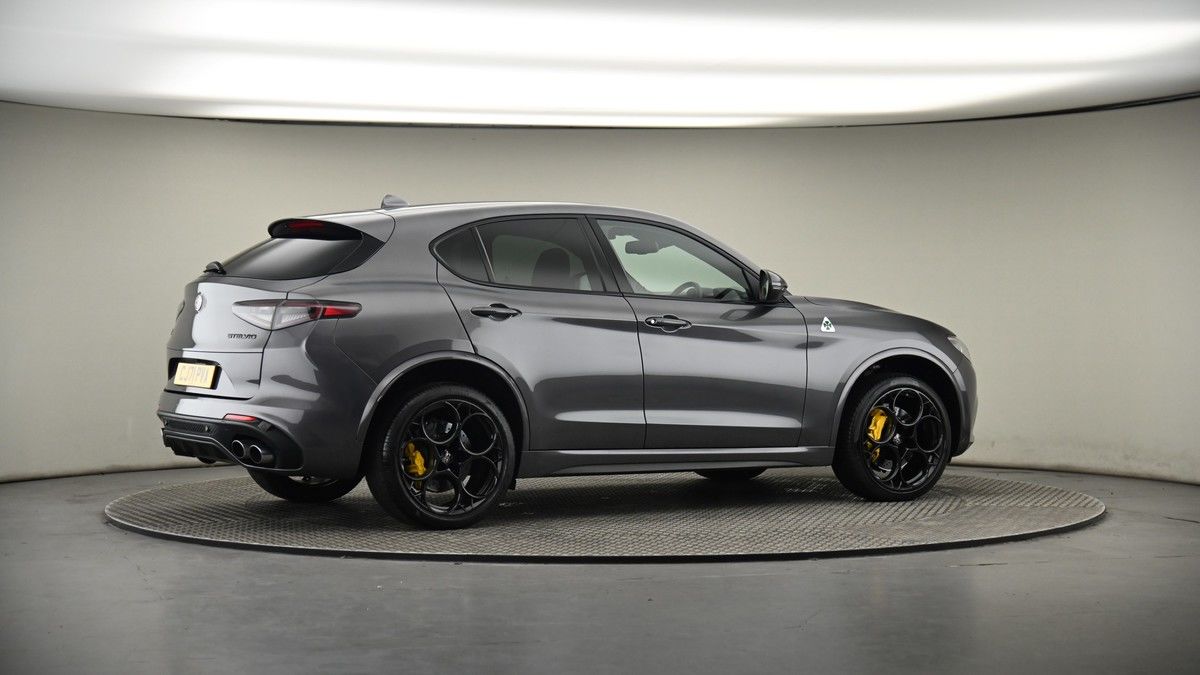 More views of Alfa Romeo Stelvio