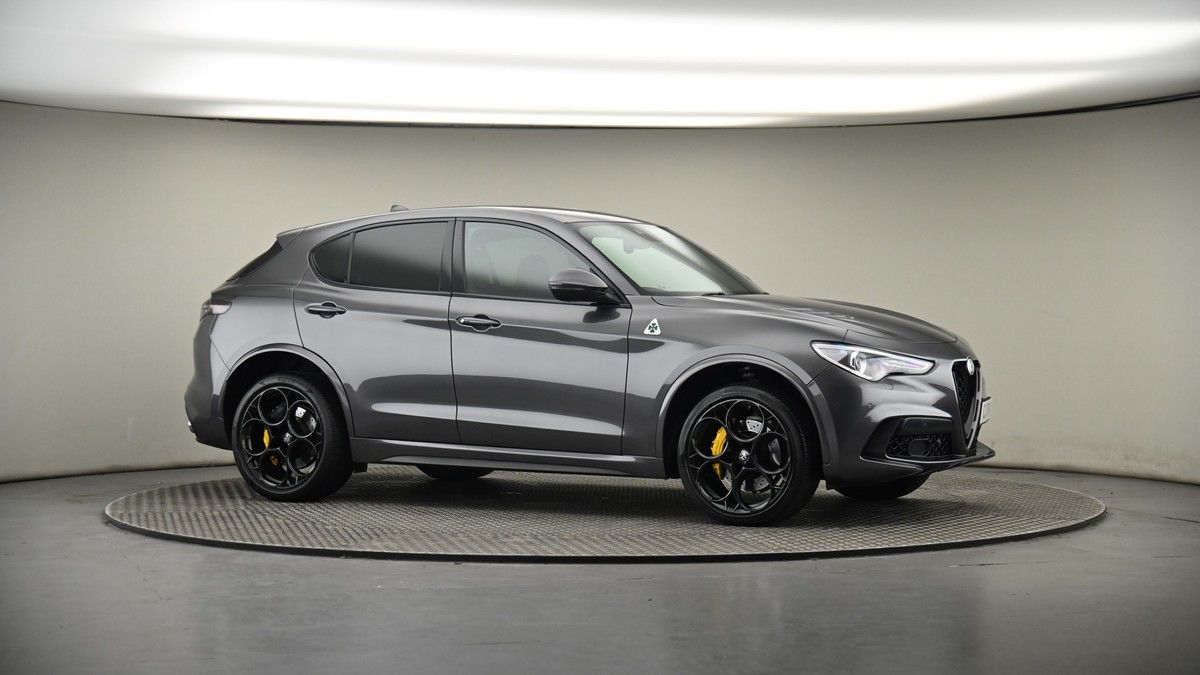 More views of Alfa Romeo Stelvio