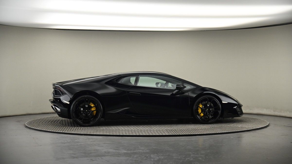 More views of Lamborghini Huracan