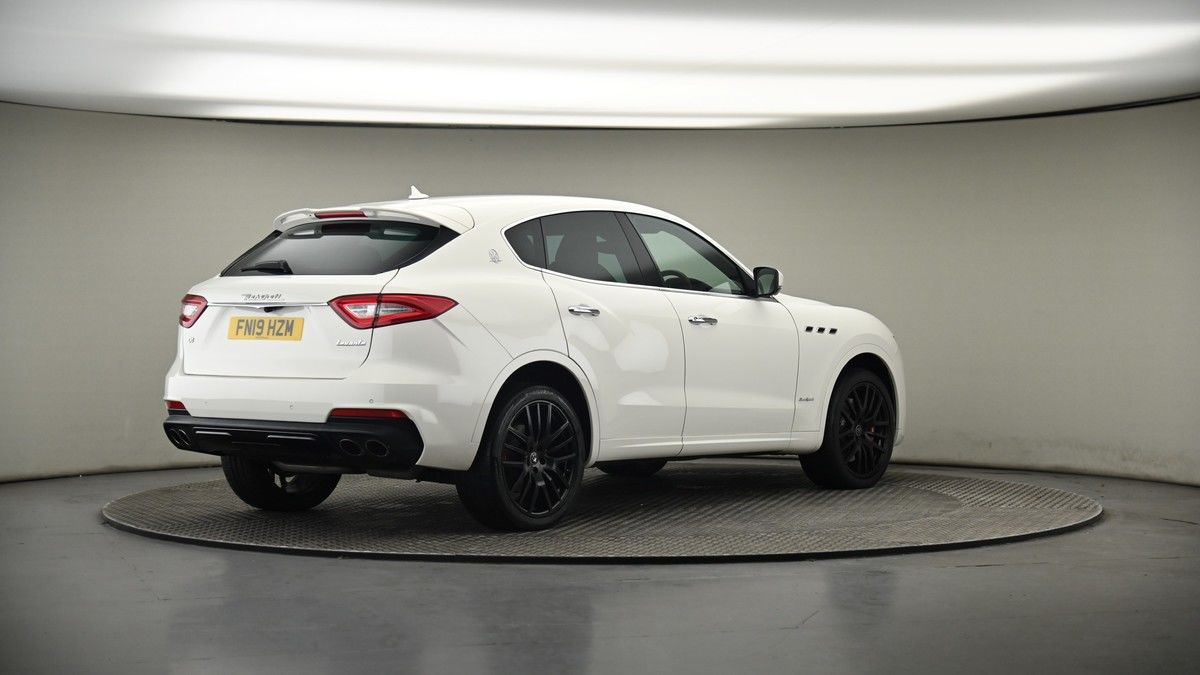 Maserati Levante Image 7