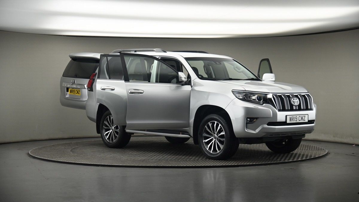 More views of Toyota Land Cruiser