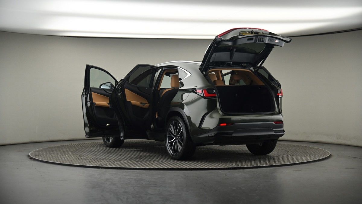 Lexus NX Image 8