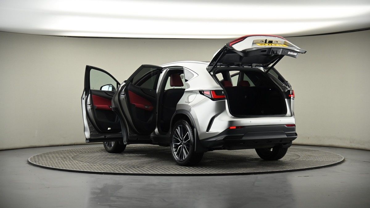 Lexus NX Image 4