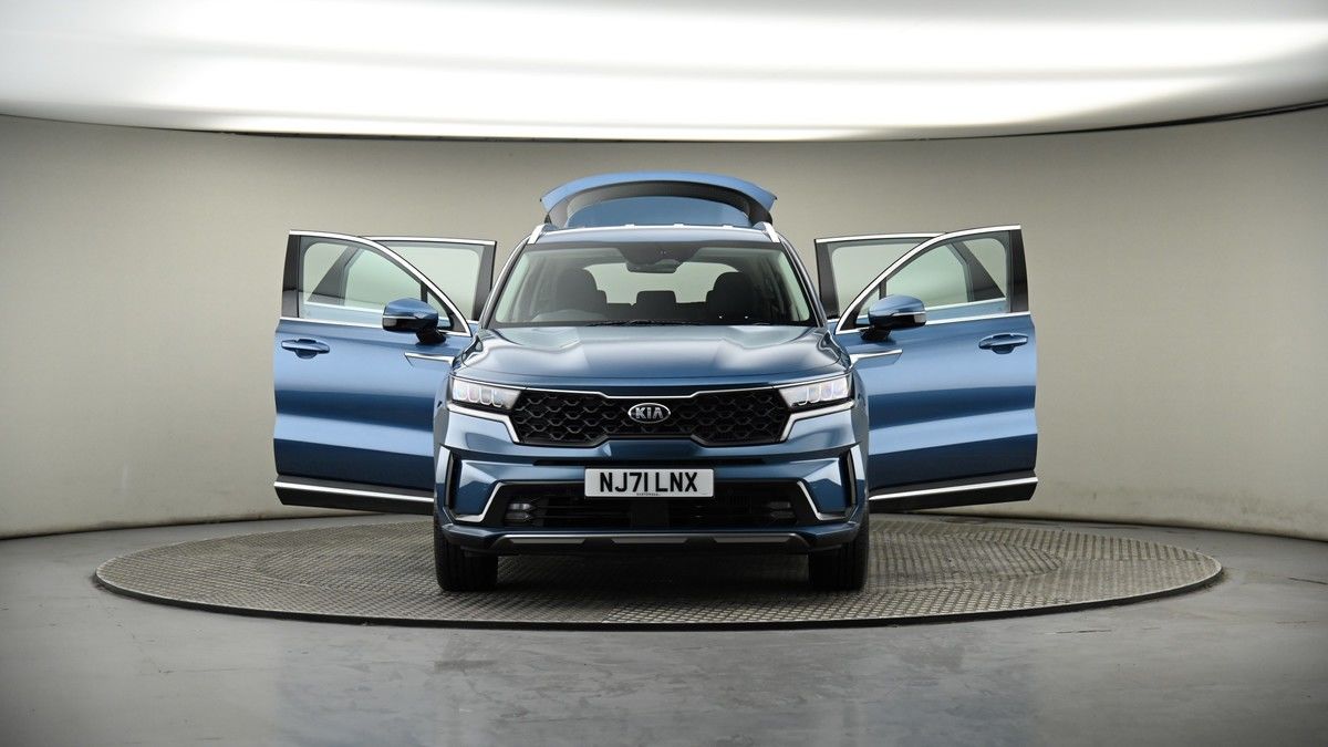 More views of Kia Sorento