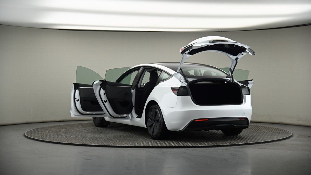 Tesla Model 3 Image 8