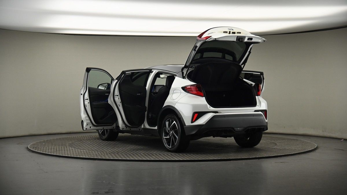 Toyota C-HR Image 8