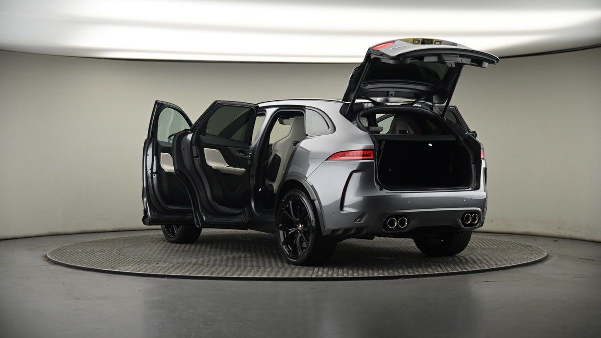 Jaguar F-PACE Image 8