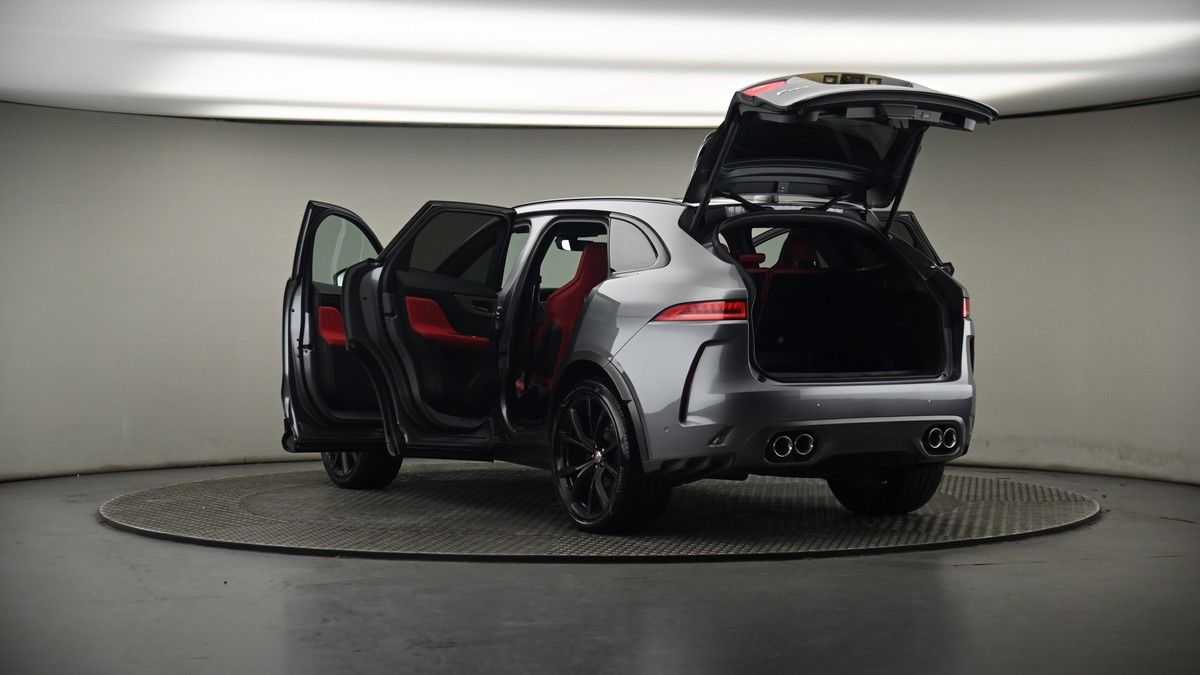 Jaguar F-PACE Image 8