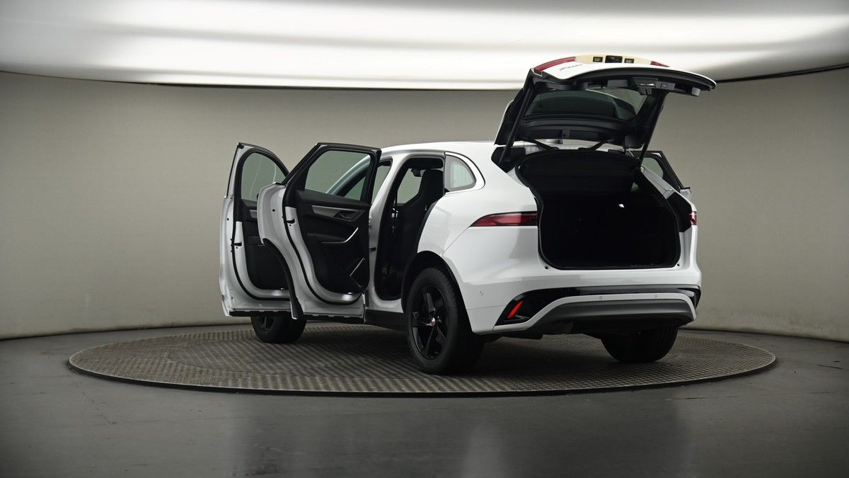 Jaguar F-PACE Image 8