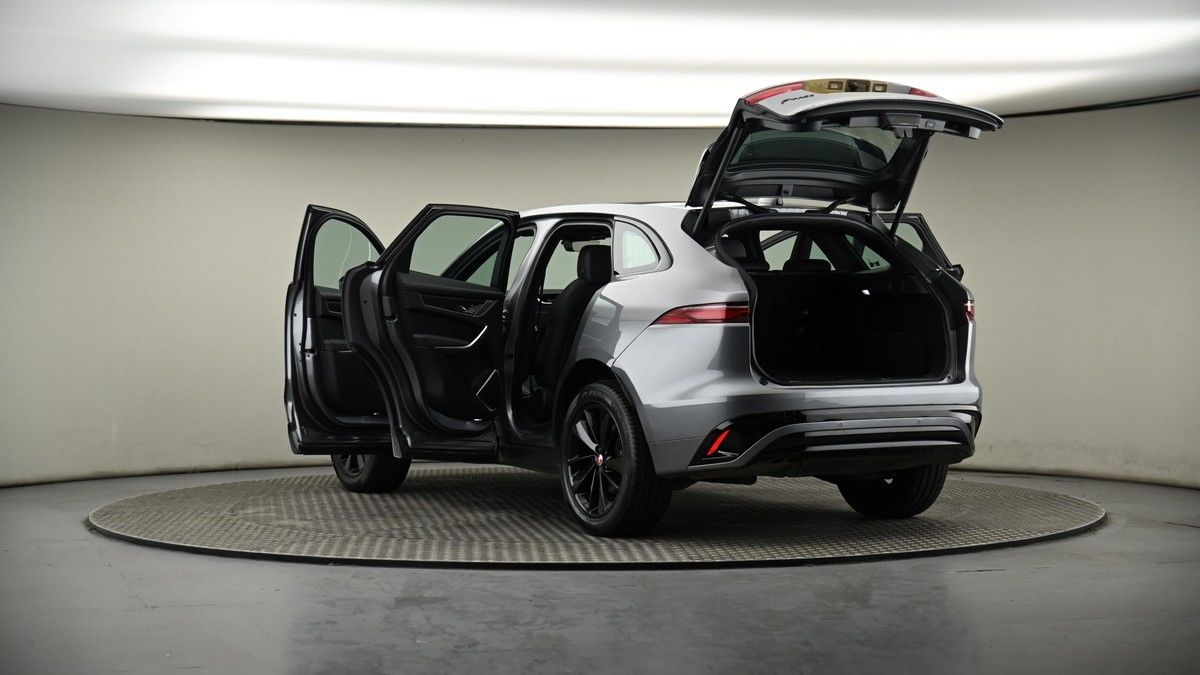 Jaguar F-PACE Image 8