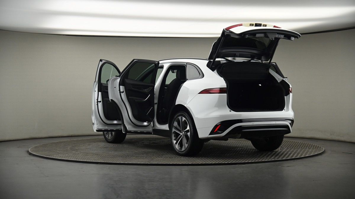 Jaguar F-PACE Image 8