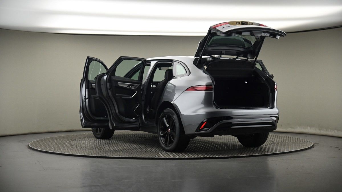 Jaguar F-PACE Image 8